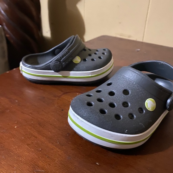 Boys 4C Crocs - - Picture 3 of 5
